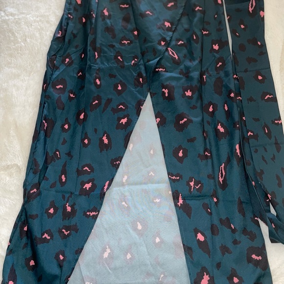 Simpleflavor Dress - Picture 3 of 4